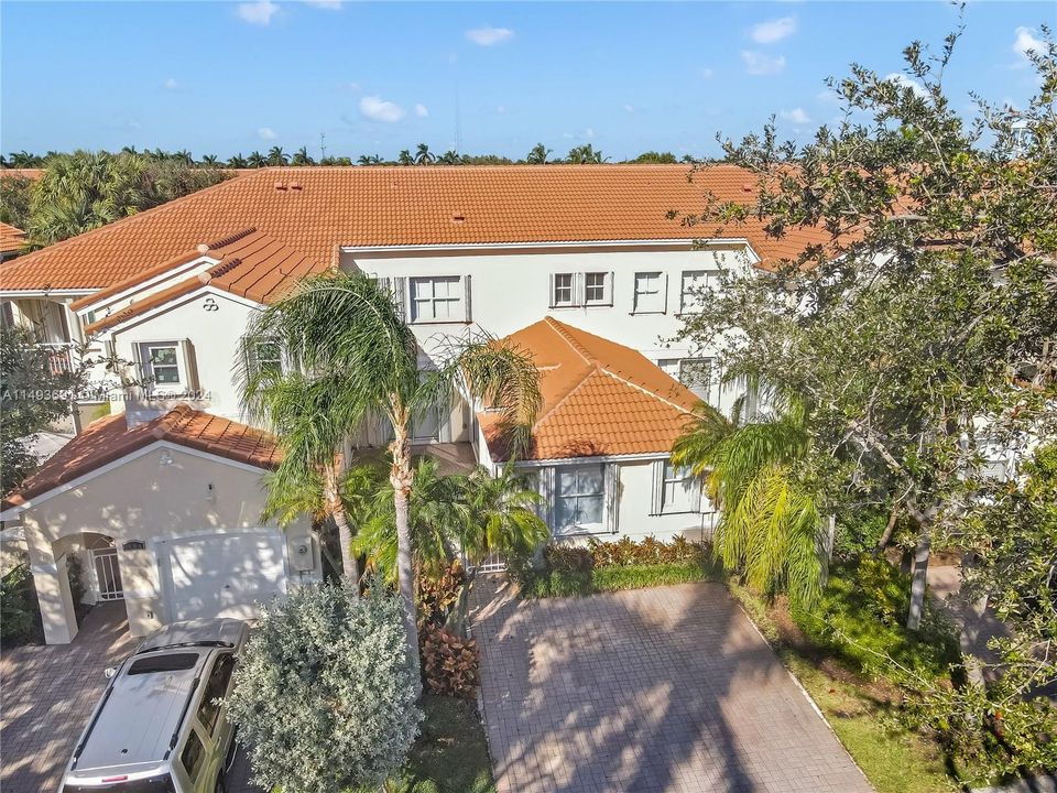 Recently Rented: $3,395 (2 beds, 2 baths, 1404 Square Feet)