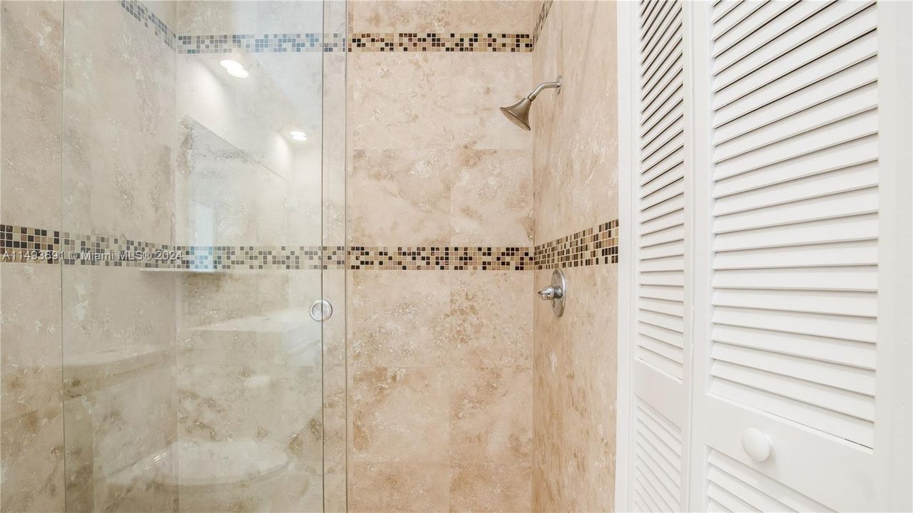 Recently Rented: $3,395 (2 beds, 2 baths, 1404 Square Feet)