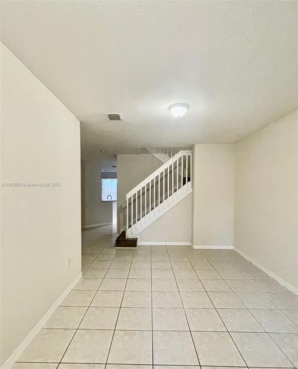 Recently Rented: $3,200 (3 beds, 2 baths, 1770 Square Feet)