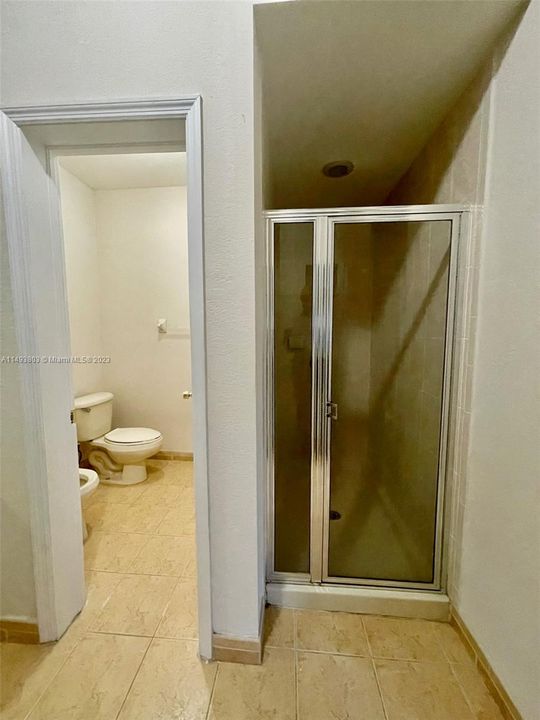 Recently Rented: $3,200 (3 beds, 2 baths, 1770 Square Feet)