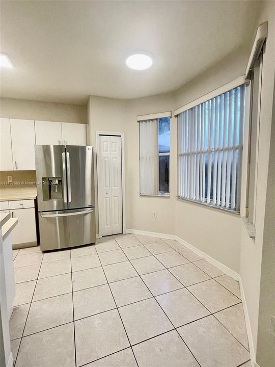 Recently Rented: $3,200 (3 beds, 2 baths, 1770 Square Feet)