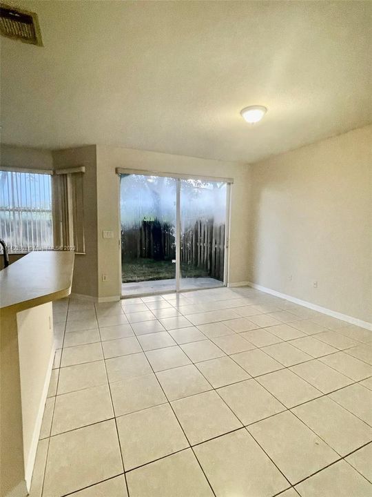 Recently Rented: $3,200 (3 beds, 2 baths, 1770 Square Feet)