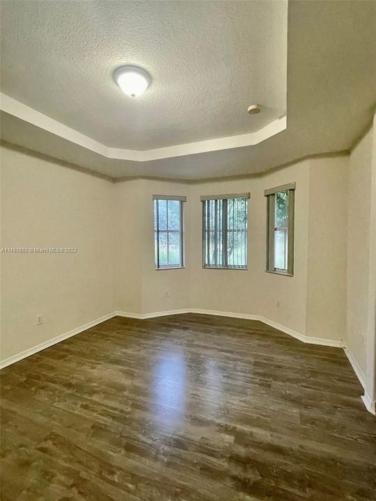 Recently Rented: $3,200 (3 beds, 2 baths, 1770 Square Feet)