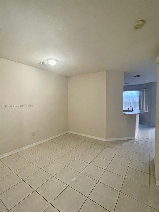 Recently Rented: $3,200 (3 beds, 2 baths, 1770 Square Feet)