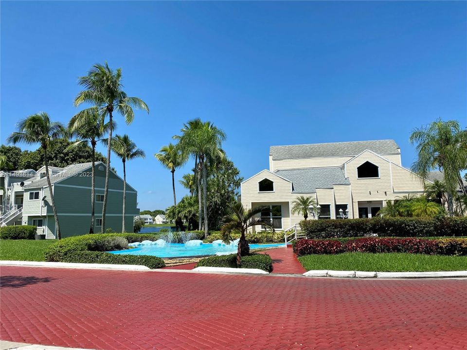 Recently Rented: $2,300 (2 beds, 2 baths, 1020 Square Feet)