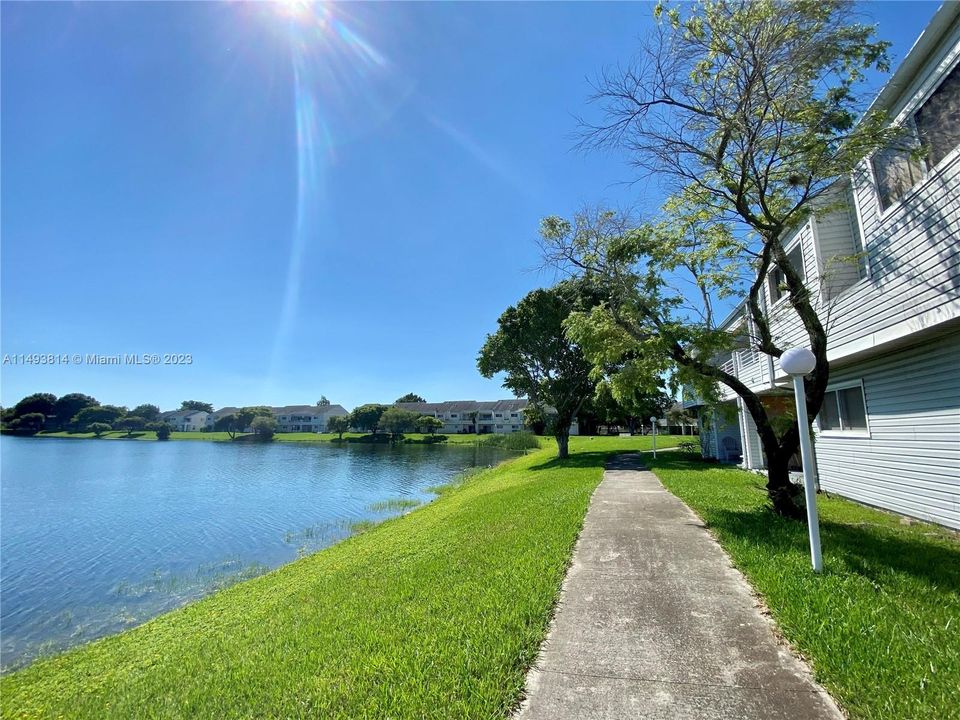 Recently Rented: $2,300 (2 beds, 2 baths, 1020 Square Feet)