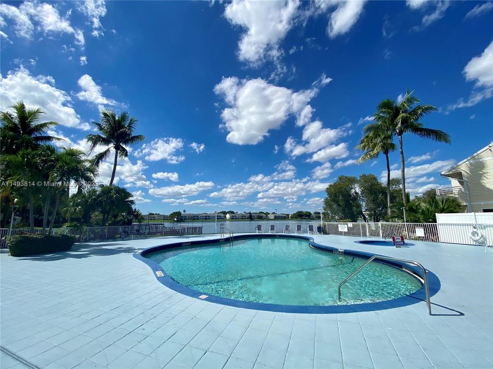 Recently Rented: $2,300 (2 beds, 2 baths, 1020 Square Feet)