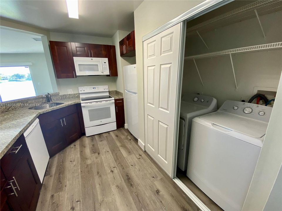 Recently Rented: $2,300 (2 beds, 2 baths, 1020 Square Feet)