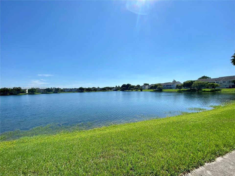 Recently Rented: $2,300 (2 beds, 2 baths, 1020 Square Feet)