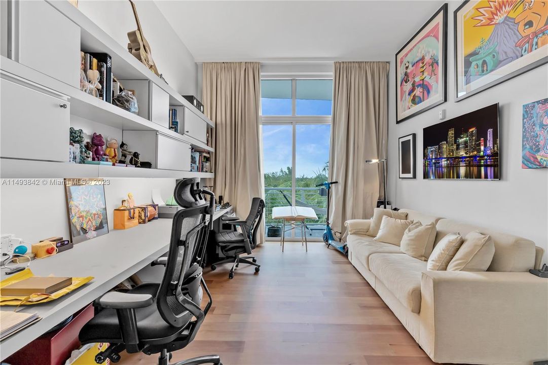 For Sale: $1,990,000 (2 beds, 2 baths, 1450 Square Feet)