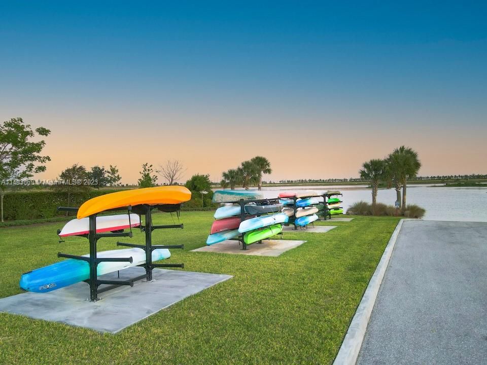 最近售出: $859,900 (5 贝兹, 5 浴室, 3299 平方英尺)