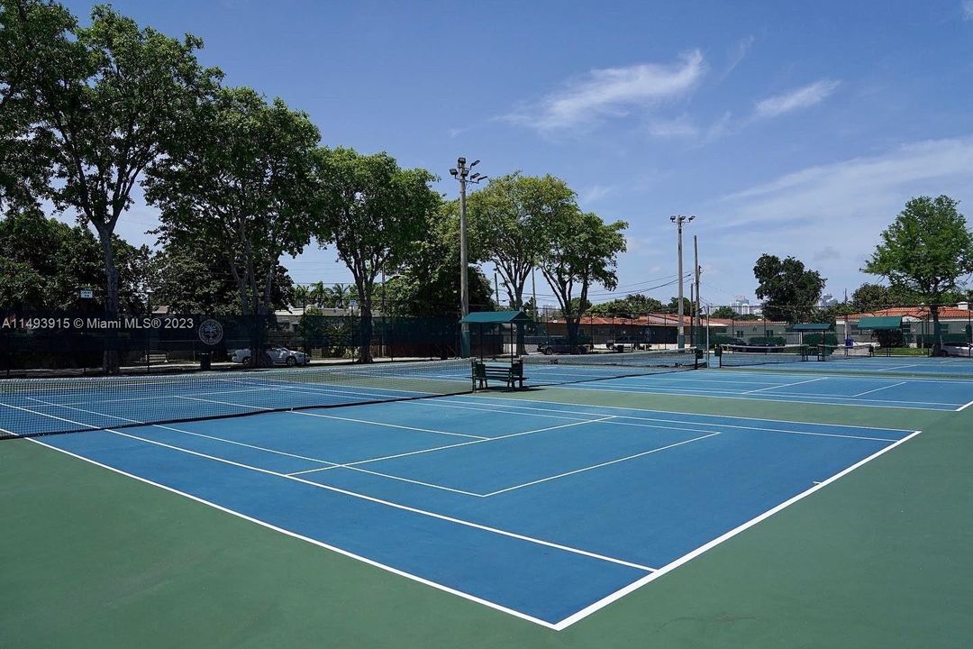 Shenandoah Park Close By