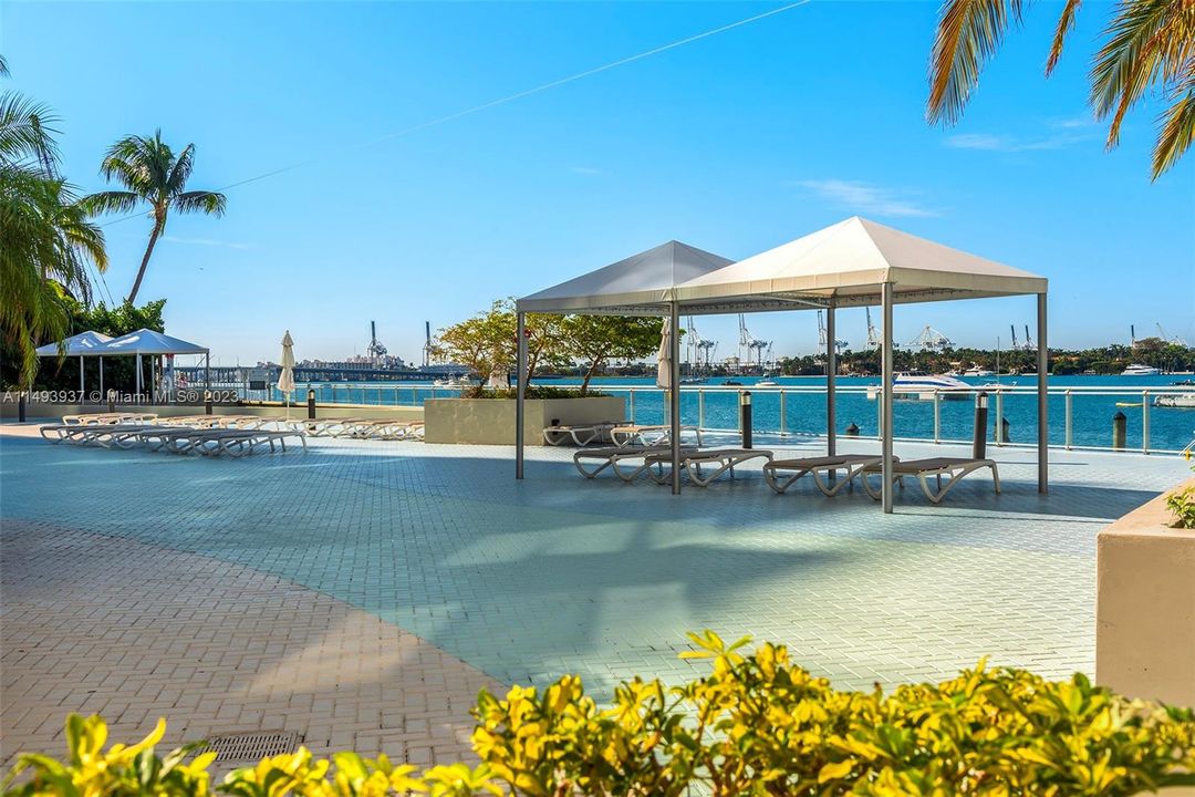 Vendido Recientemente: $499,000 (1 camas, 1 baños, 837 Pies cuadrados)