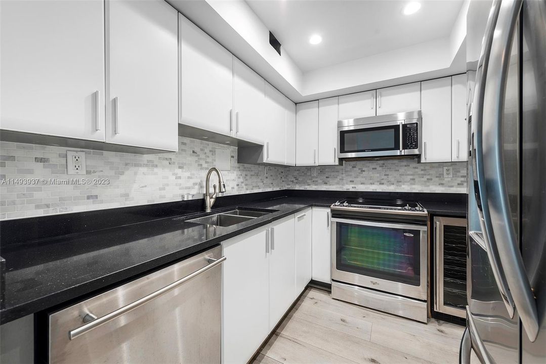 Vendido Recientemente: $499,000 (1 camas, 1 baños, 837 Pies cuadrados)