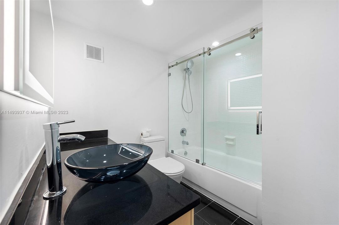 Vendido Recientemente: $499,000 (1 camas, 1 baños, 837 Pies cuadrados)