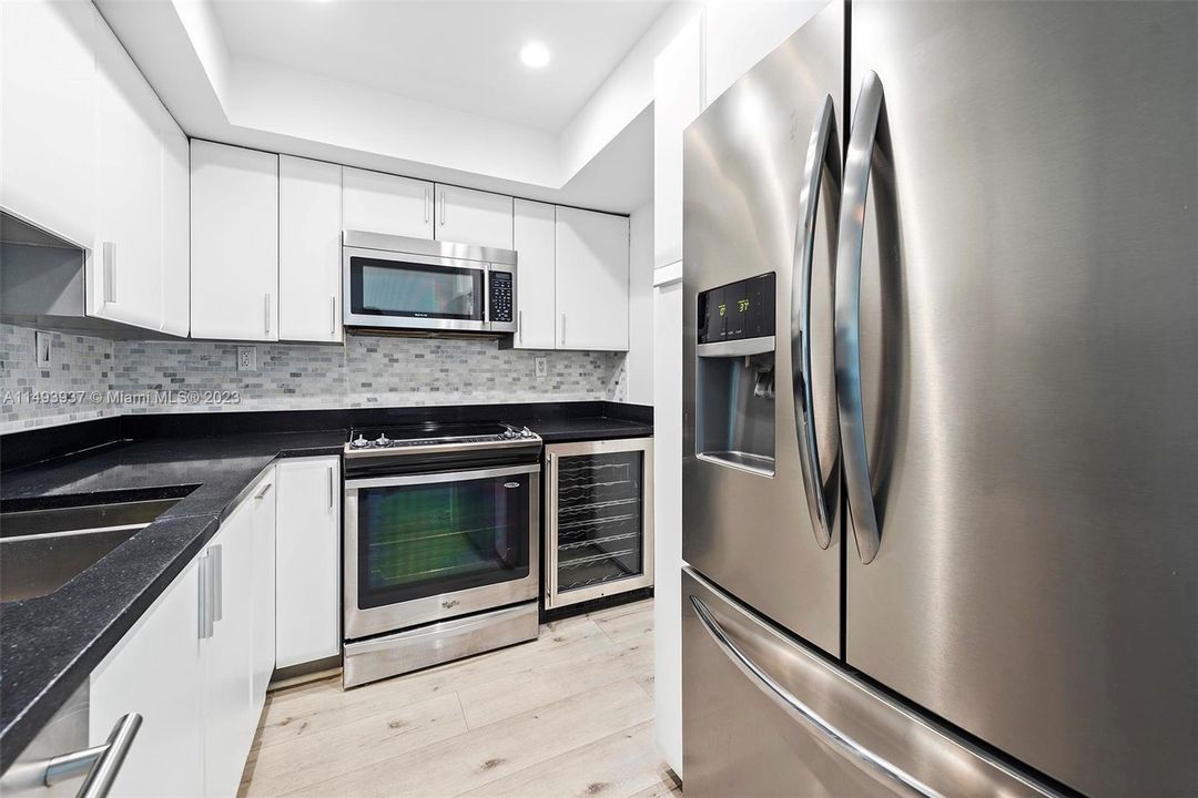 Vendido Recientemente: $499,000 (1 camas, 1 baños, 837 Pies cuadrados)