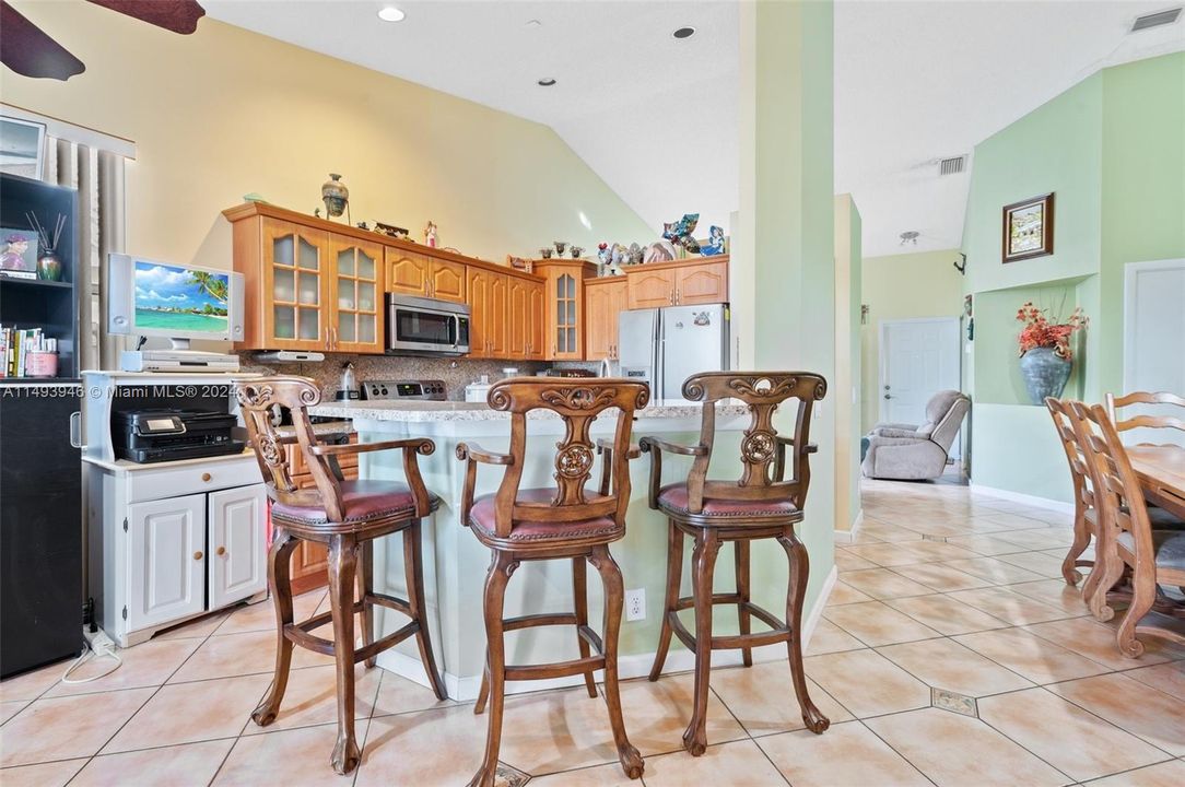 Recently Sold: $660,000 (3 beds, 2 baths, 1478 Square Feet)