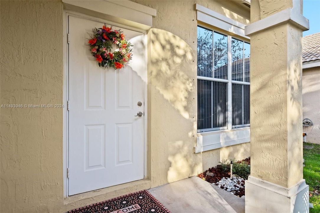 Recently Sold: $660,000 (3 beds, 2 baths, 1478 Square Feet)