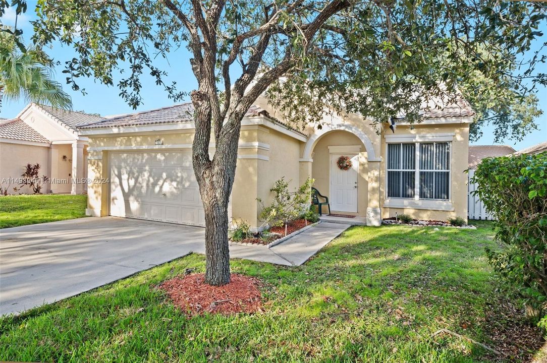 Recently Sold: $660,000 (3 beds, 2 baths, 1478 Square Feet)