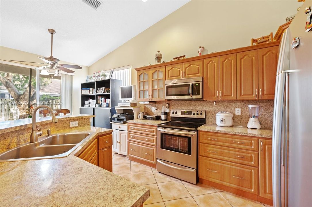 Recently Sold: $660,000 (3 beds, 2 baths, 1478 Square Feet)