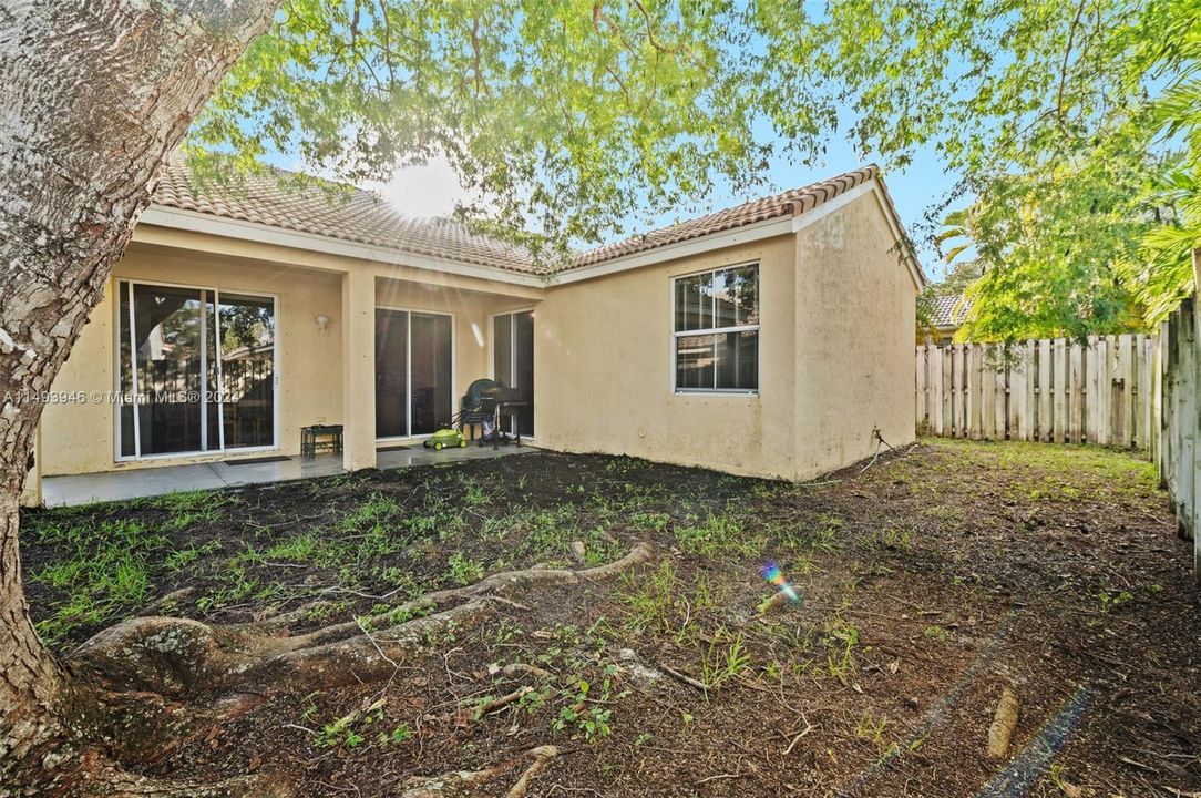 Recently Sold: $660,000 (3 beds, 2 baths, 1478 Square Feet)