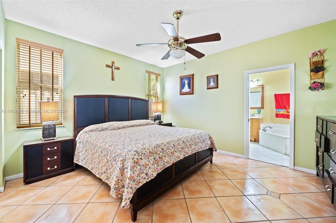 Recently Sold: $660,000 (3 beds, 2 baths, 1478 Square Feet)