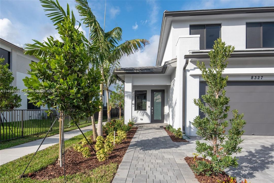 Recently Rented: $6,900 (4 beds, 3 baths, 2378 Square Feet)