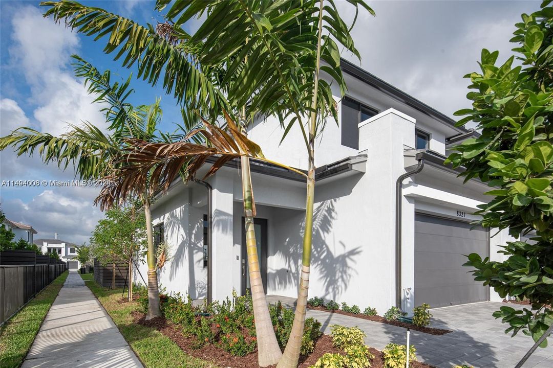 Recently Rented: $6,900 (4 beds, 3 baths, 2378 Square Feet)