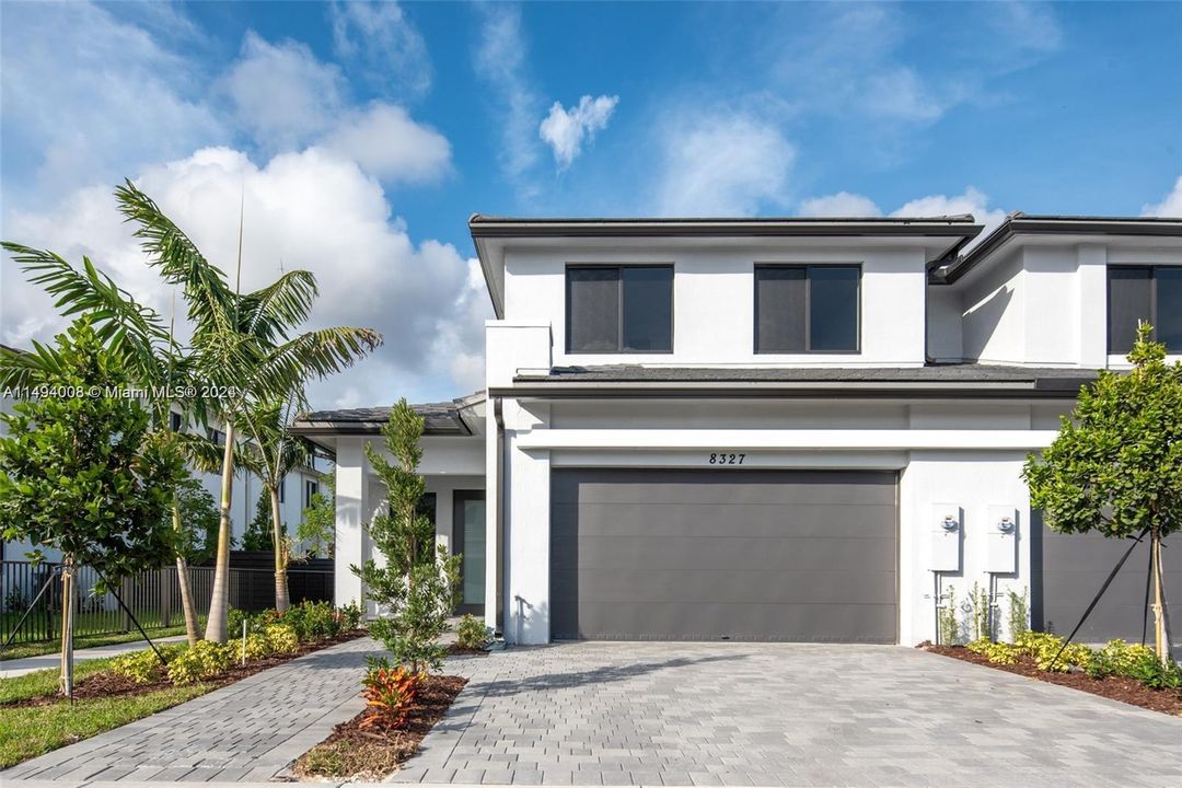 Recently Rented: $6,900 (4 beds, 3 baths, 2378 Square Feet)