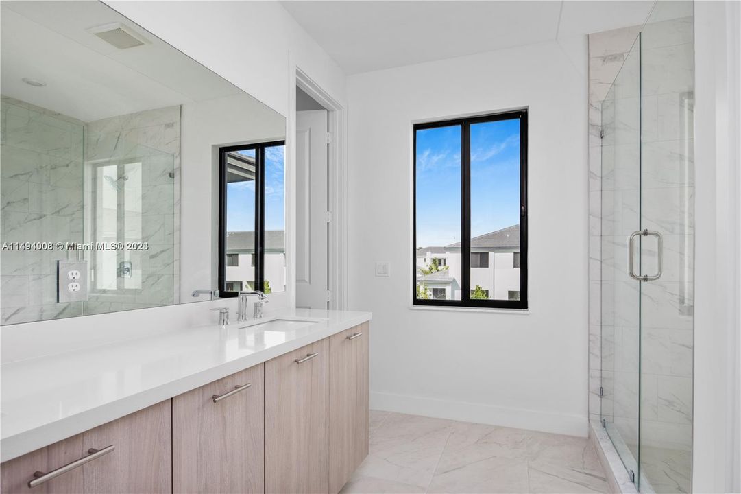 Recently Rented: $6,900 (4 beds, 3 baths, 2378 Square Feet)