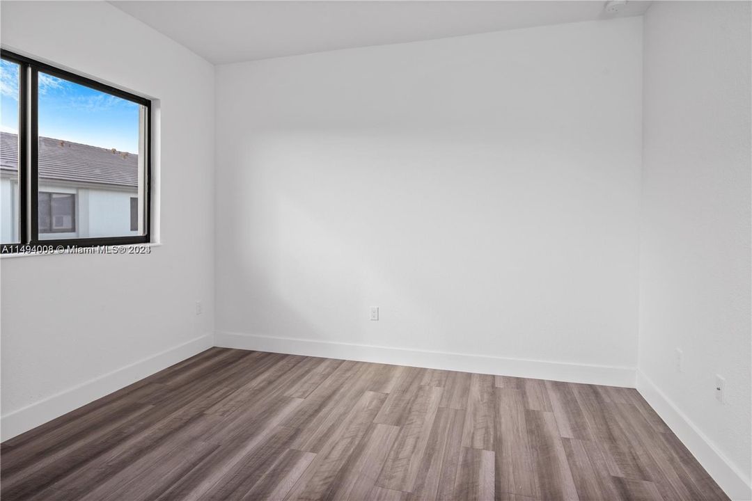 Recently Rented: $6,900 (4 beds, 3 baths, 2378 Square Feet)