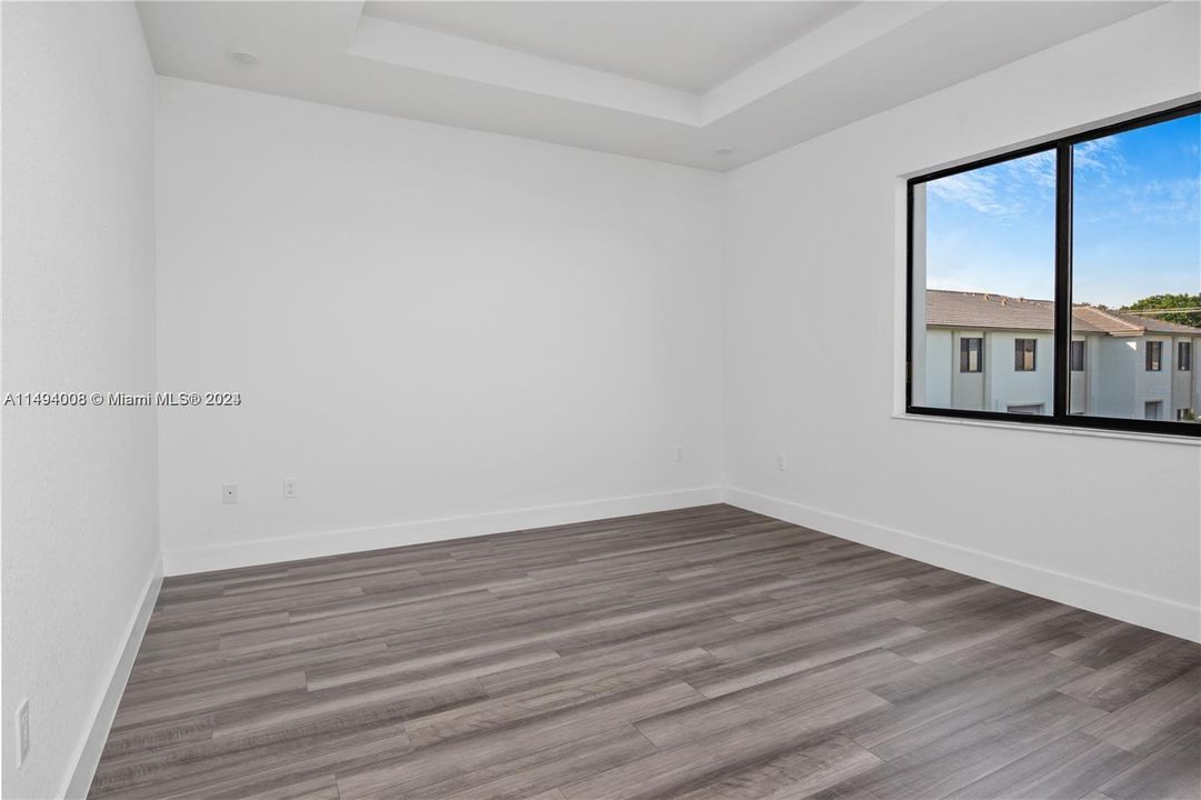 Recently Rented: $6,900 (4 beds, 3 baths, 2378 Square Feet)