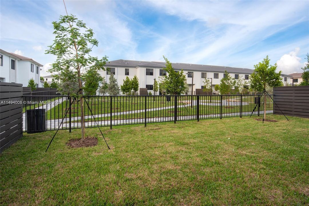 Recently Rented: $6,900 (4 beds, 3 baths, 2378 Square Feet)