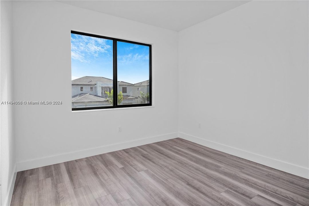 Recently Rented: $6,900 (4 beds, 3 baths, 2378 Square Feet)