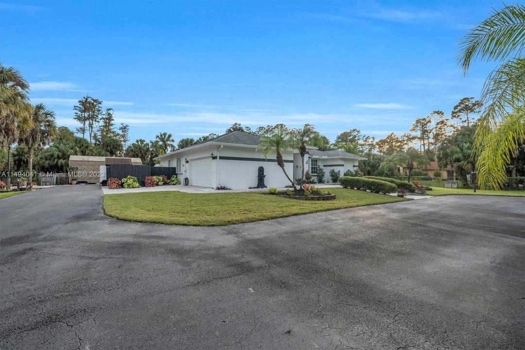 Recently Sold: $699,999 (4 beds, 2 baths, 2000 Square Feet)