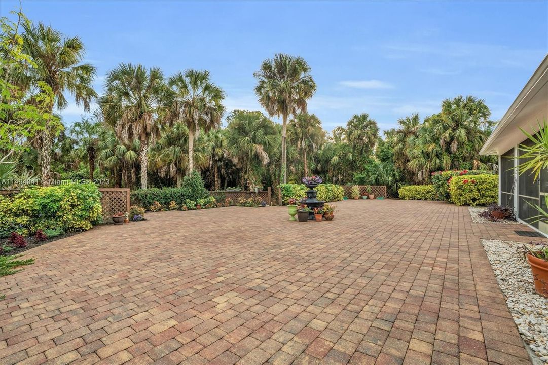Recently Sold: $699,999 (4 beds, 2 baths, 2000 Square Feet)