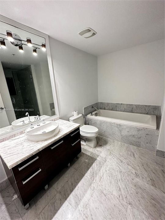 Недавно арендовано: $3,200 (1 спален, 2 ванн, 1006 Квадратных фут)