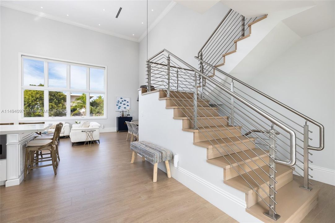 Recently Sold: $3,289,000 (5 beds, 4 baths, 3355 Square Feet)