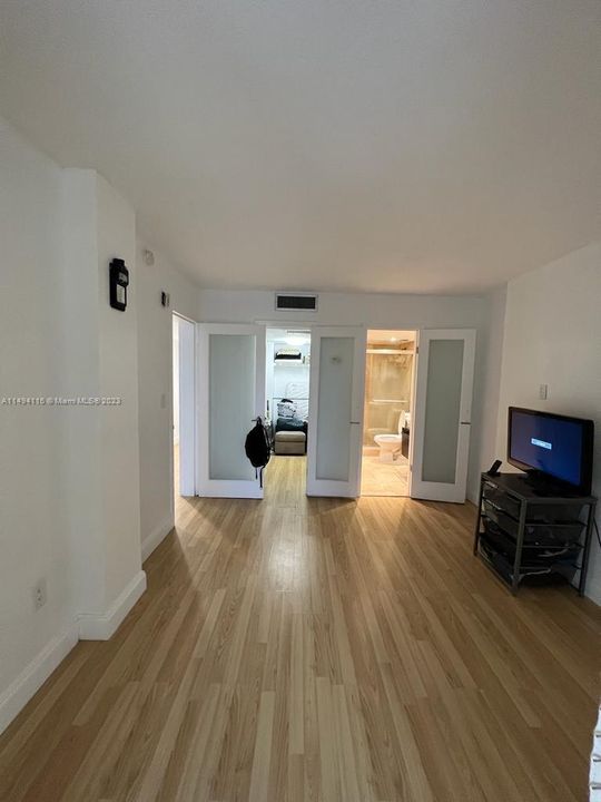 Recently Rented: $1,950 (1 beds, 2 baths, 710 Square Feet)