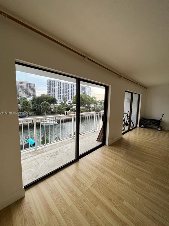 Recently Rented: $1,950 (1 beds, 2 baths, 710 Square Feet)