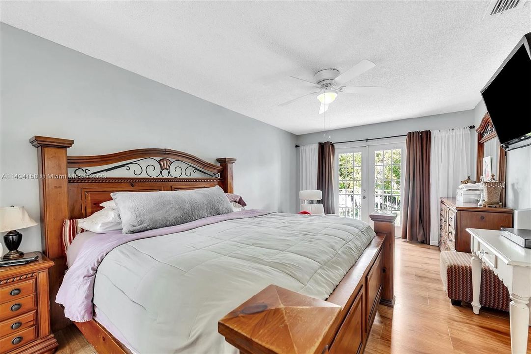 Recently Sold: $490,000 (3 beds, 2 baths, 1500 Square Feet)