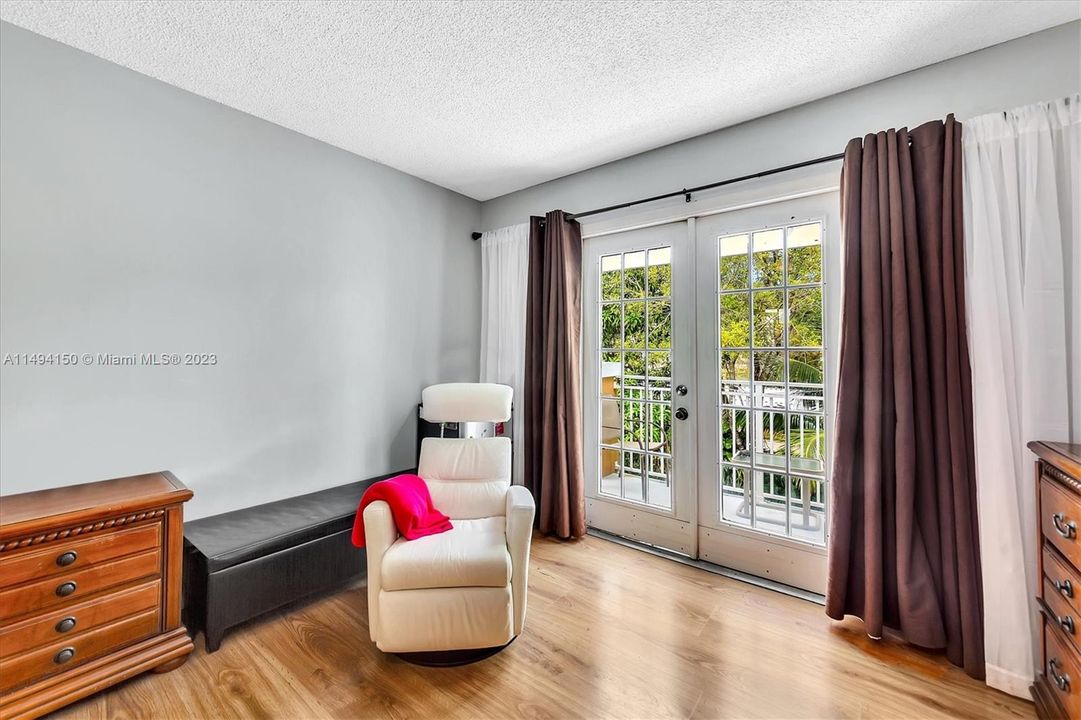 Recently Sold: $490,000 (3 beds, 2 baths, 1500 Square Feet)