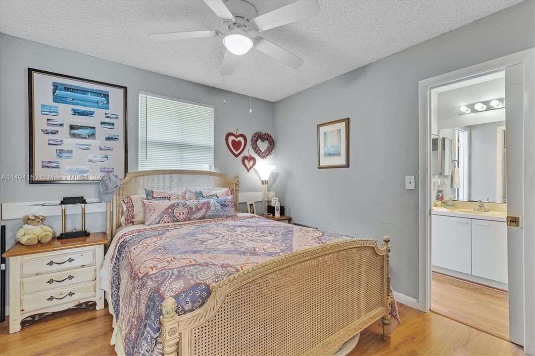 Recently Sold: $490,000 (3 beds, 2 baths, 1500 Square Feet)