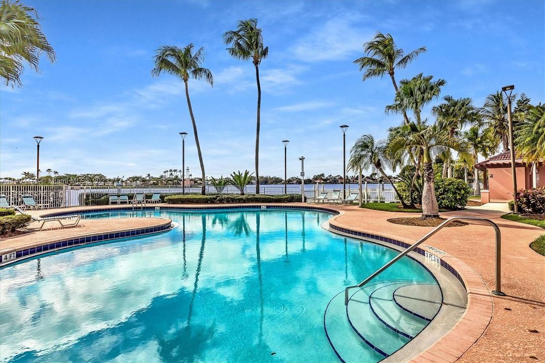 Recently Sold: $490,000 (3 beds, 2 baths, 1500 Square Feet)