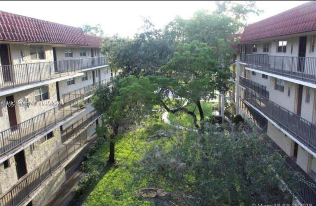 Recently Sold: $107,000 (1 beds, 1 baths, 1000 Square Feet)