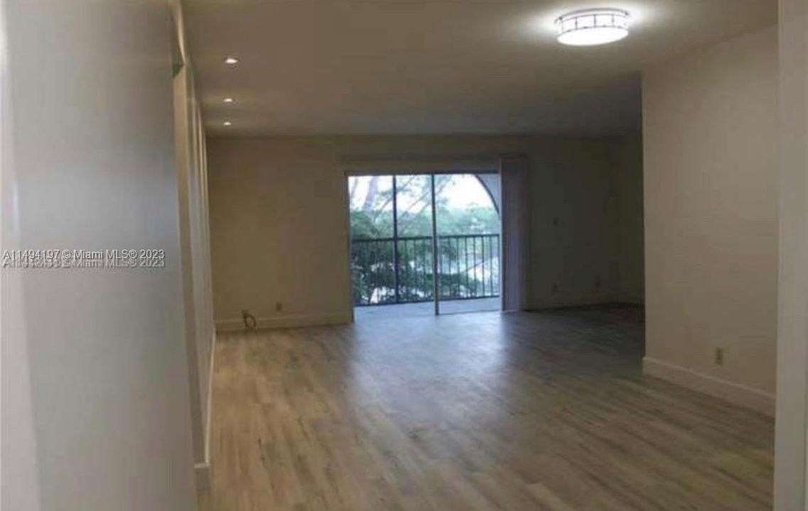 Recently Sold: $107,000 (1 beds, 1 baths, 1000 Square Feet)