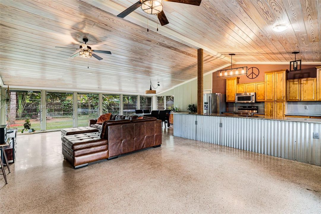 最近售出: $699,000 (3 贝兹, 2 浴室, 1766 平方英尺)