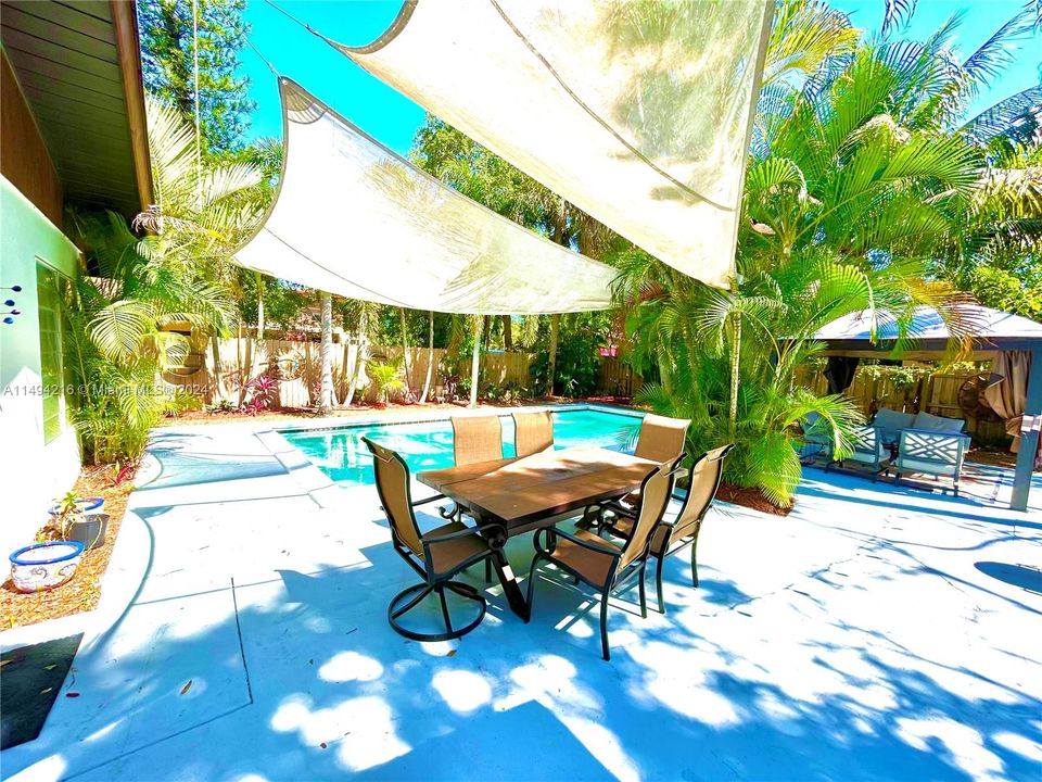 最近售出: $699,000 (3 贝兹, 2 浴室, 1766 平方英尺)