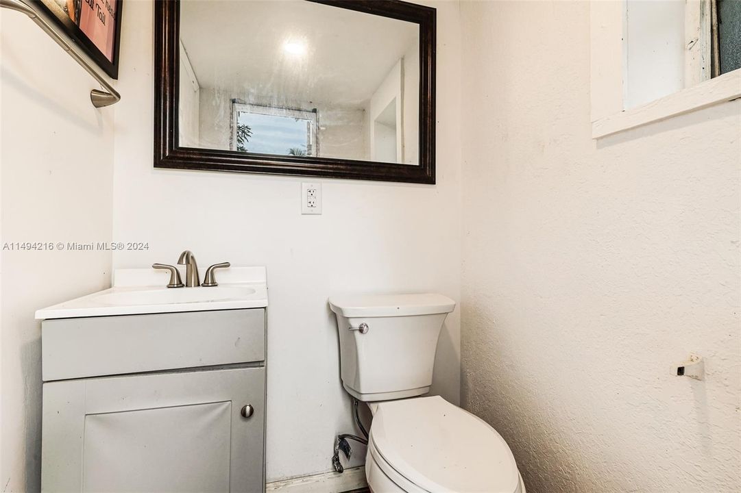 最近售出: $699,000 (3 贝兹, 2 浴室, 1766 平方英尺)