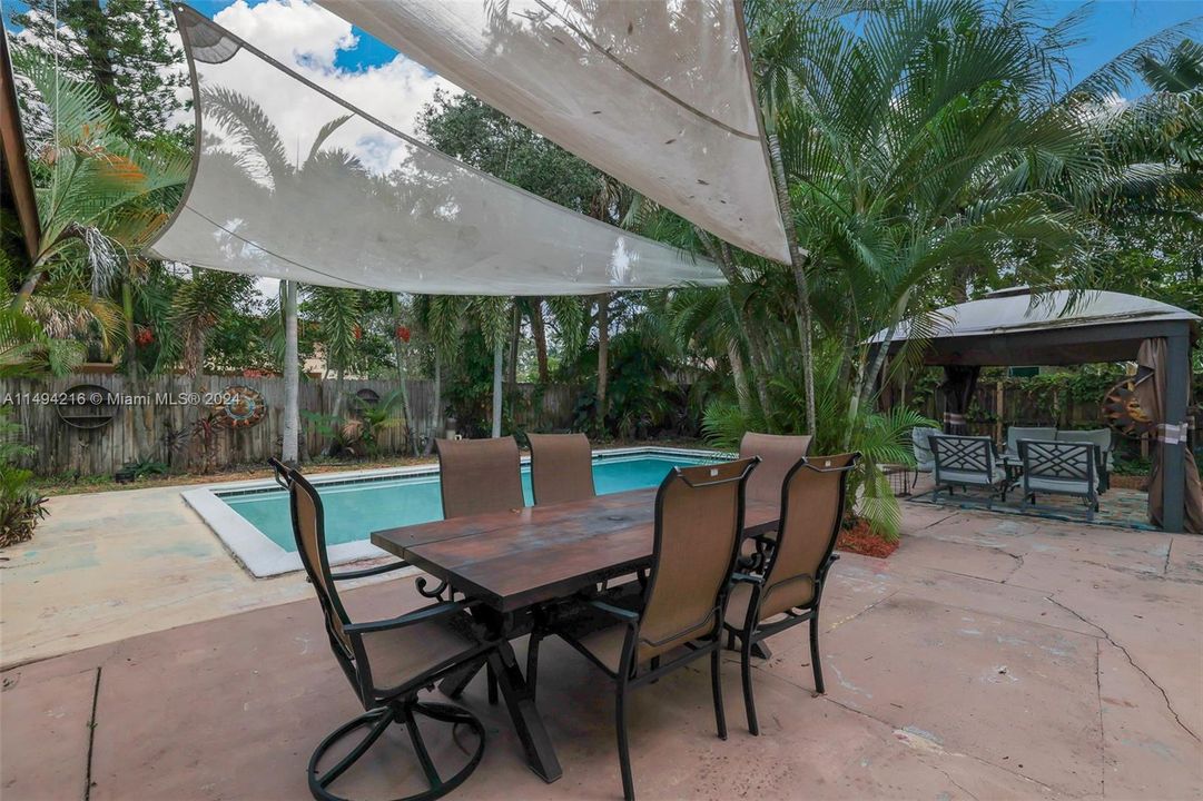 最近售出: $699,000 (3 贝兹, 2 浴室, 1766 平方英尺)